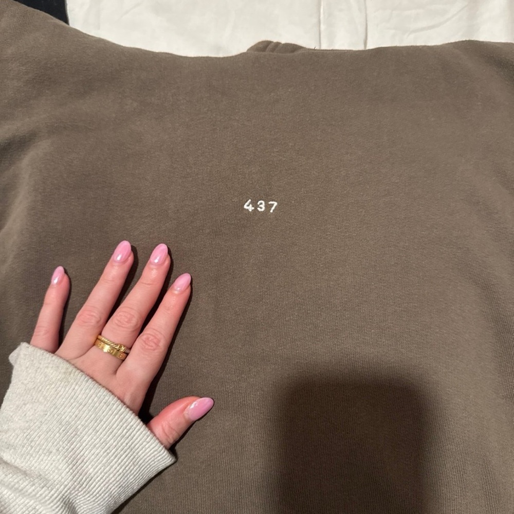Women's 437 Sweatshirt oversized with small mark